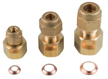 Anschluss-Adapter für RZAG-ATyp ASYCPIRDAIKIN Rohrleitungsadapter fürasynchrone KombinationenTyp: ASYCPIRReduziert die Rohrleitungsdimension fürdie vorgesehene asynchrone Kombinationbei den Mini-SkyAir.Komponenten:Der Lieferumfang