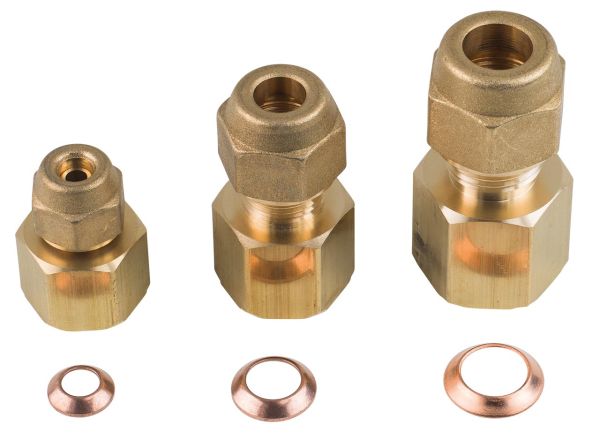 Anschluss-Adapter für RZAG-ATyp ASYCPIRDAIKIN Rohrleitungsadapter fürasynchrone KombinationenTyp: ASYCPIRReduziert die Rohrleitungsdimension fürdie vorgesehene asynchrone Kombinationbei den Mini-SkyAir.Komponenten:Der Lieferumfang