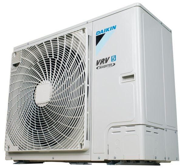 DAIKIN R32 Mini VRV 5Typ RXYSA5AV1DAIKIN Mini VRV 5 RXYSA5AV1Luftdurchströmte Wärmepumpe im kompaktenGehäuse mit dem Kältemittel R32.GeräteaufbauDas stabile selbsttragende Gerätemodulmit Grundrahmen und Füßen wird inqualitativ h